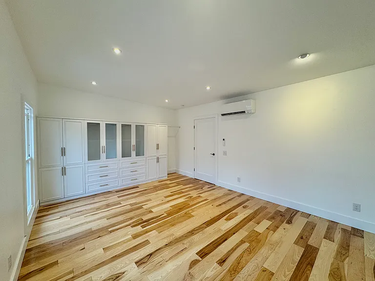 412 Main St #3 — Photo 14