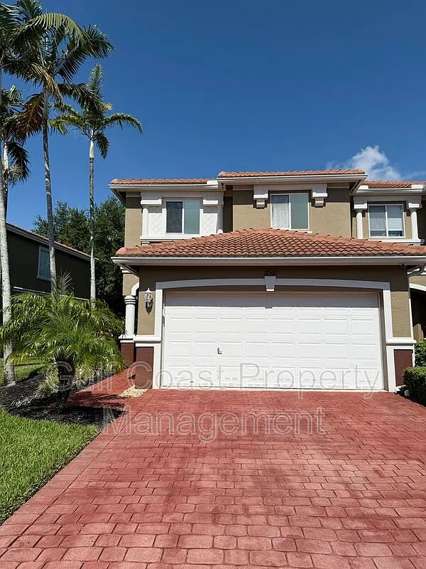 3 bed, 2.5 bath, 1938 sqft, $2,500 — Photo 1