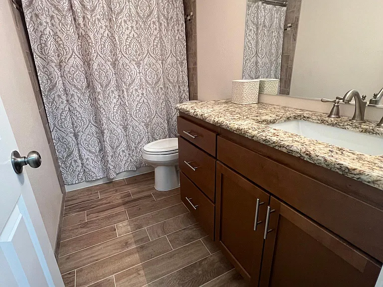 5000 Lake Washington Blvd NE — Photo 3