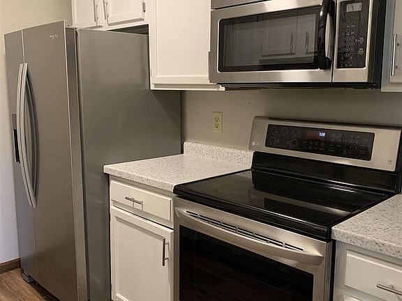 3rd image of 3059 SW Maupin Ln APT 7