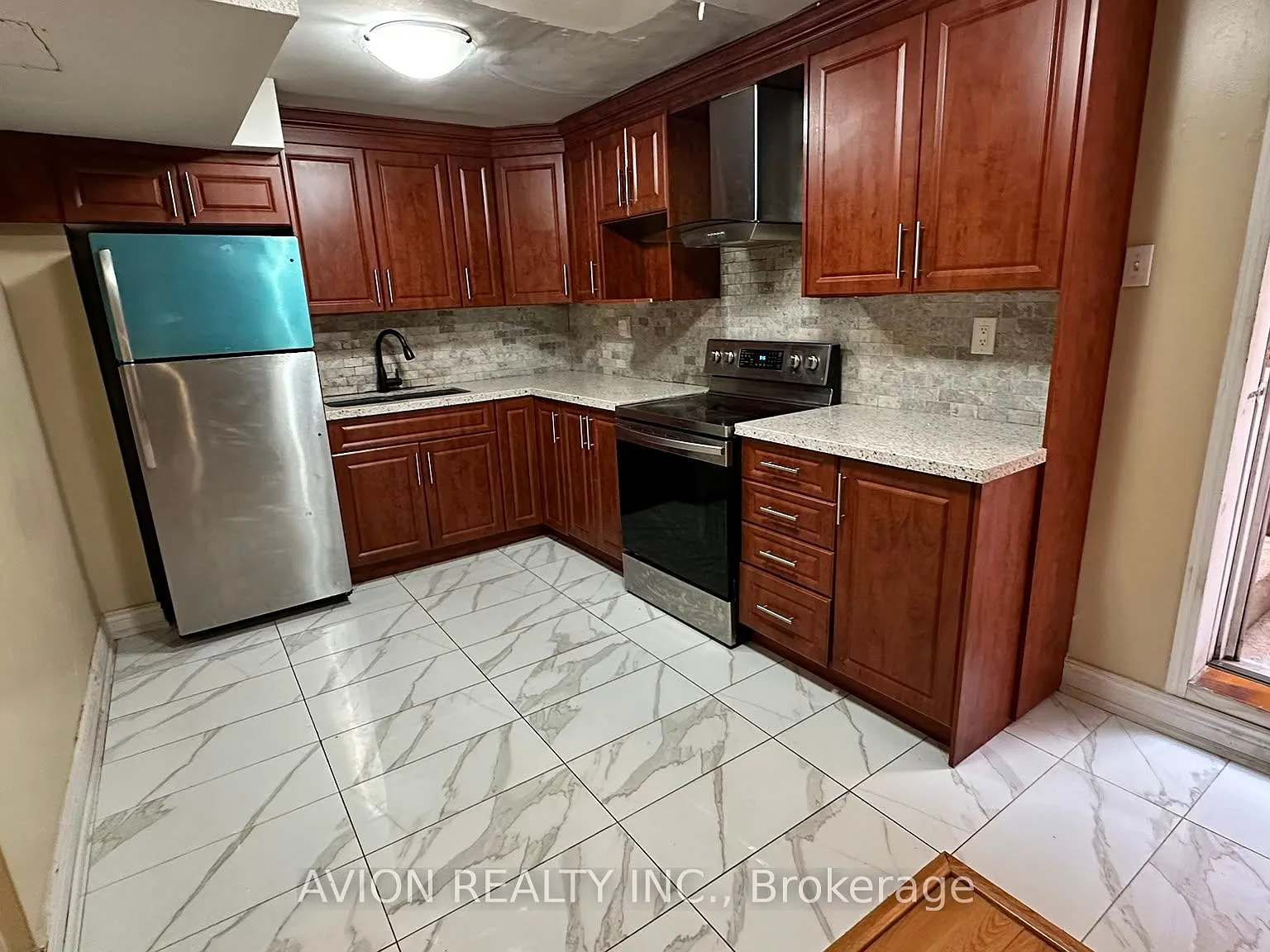 3 bed, $2,000 — Photo 4