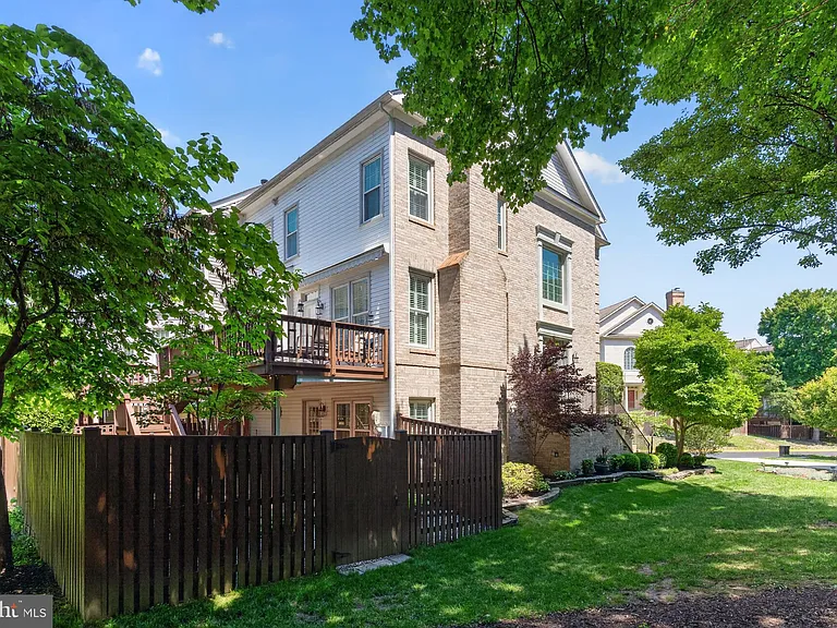 6635 Dunwich Way — Photo 28
