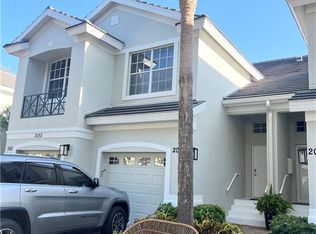 2150 Aberdeen Ln #7, Naples, FL 34109