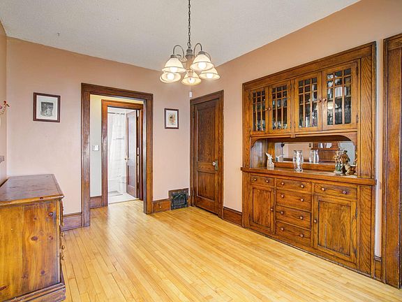 5th image of 4322 Humboldt Ave N