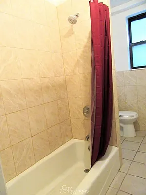 Rented by City Connections Realty | media 4