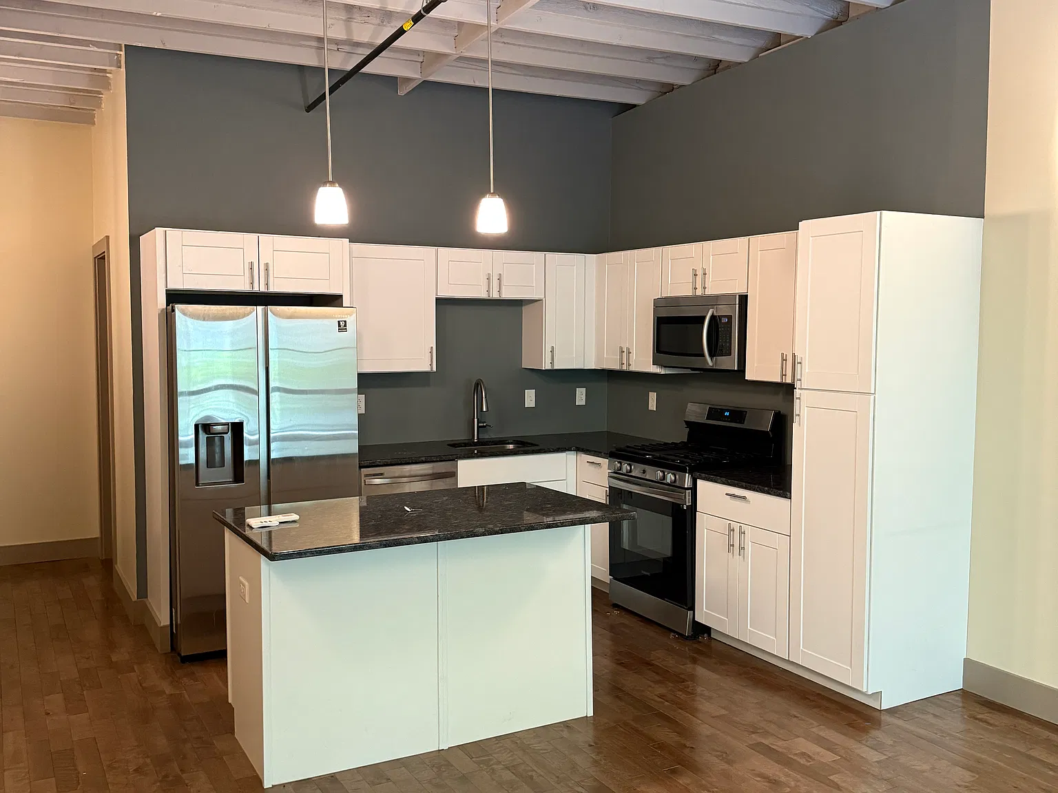 1 bed, 800 sqft, $1,850 — Photo 2