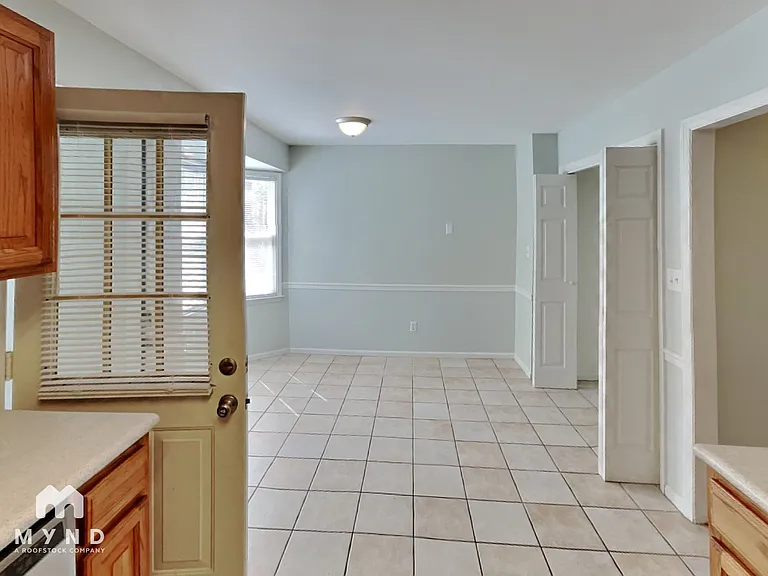 1728 Russet Woods Ln — Photo 5