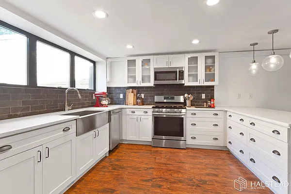 Rented by Halstead Real Estate | media 26