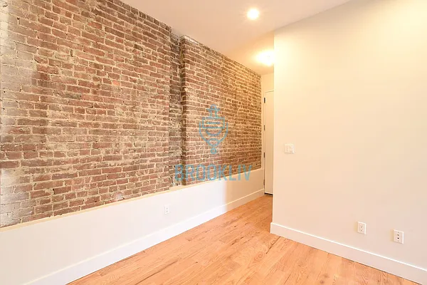 Rented by null | media 25