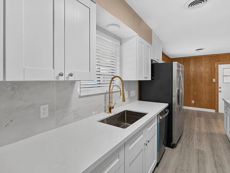 4022 Capri Dr — Photo 8