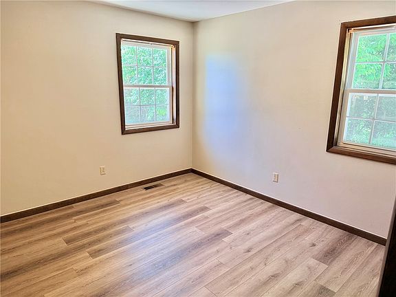 5th image of 118 Brewer St