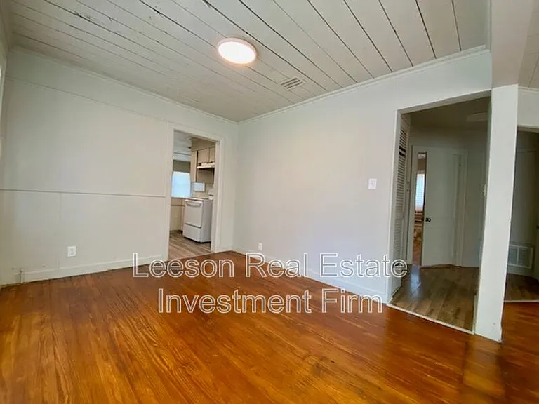 1416 Natalie St — Photo 5
