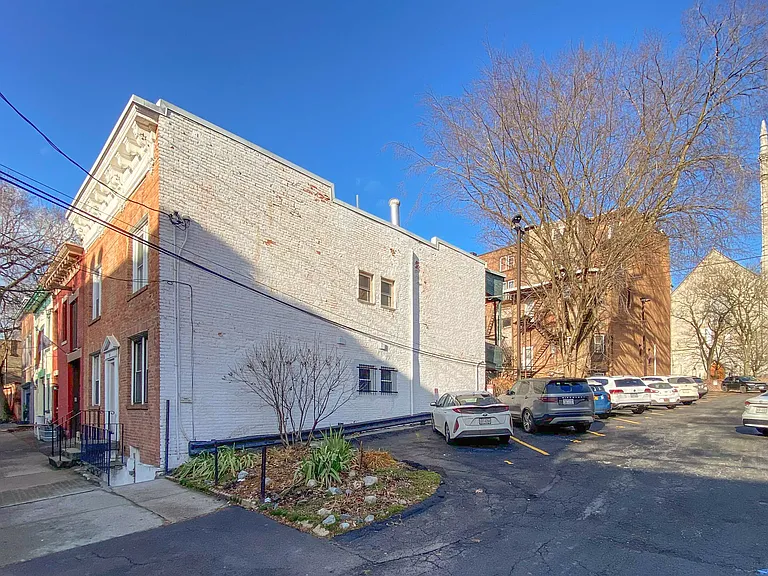 95 Chestnut St #3 — Photo 40