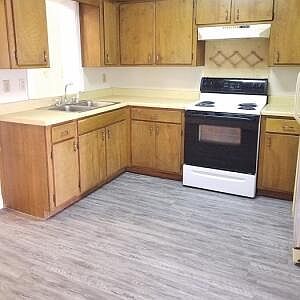 5th image of 1508-1510 University Dr