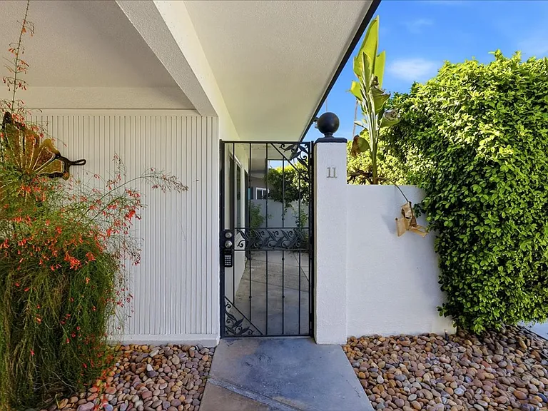 2080 S. Camino Real — Photo 22