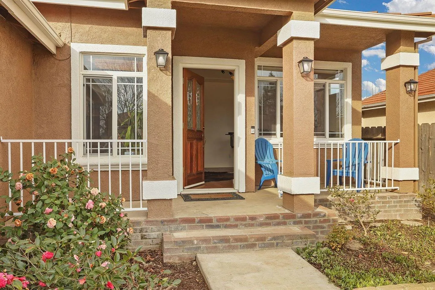 3 bed, 1688 sqft, $2,600 — Photo 1