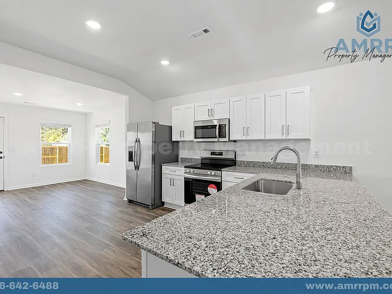 313 Foliage St — Photo 3
