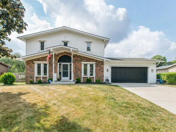 3050 Winesap Dr NE, Grand Rapids, MI 49525