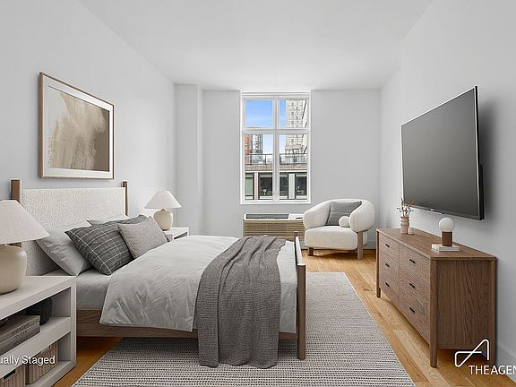5th image of 2-26 50th Ave #8G