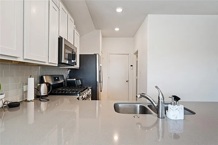 21317 Wilmiller Ln — Photo 8