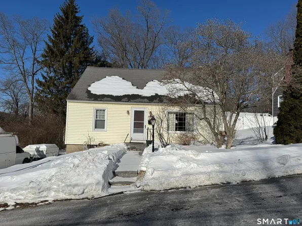 9 Central Avenue, Winchester, CT 06098