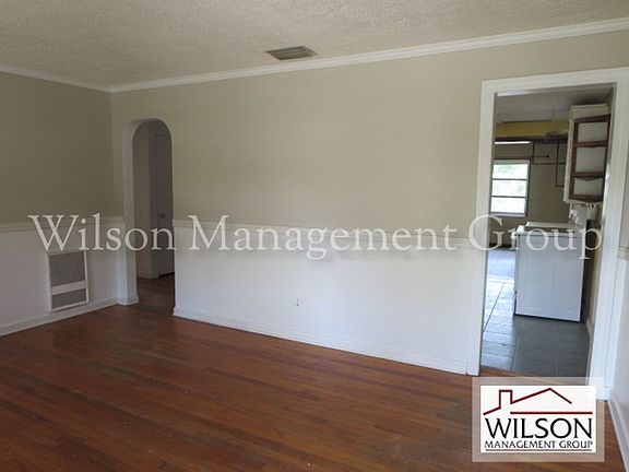 3rd image of 2408 Drake Dr