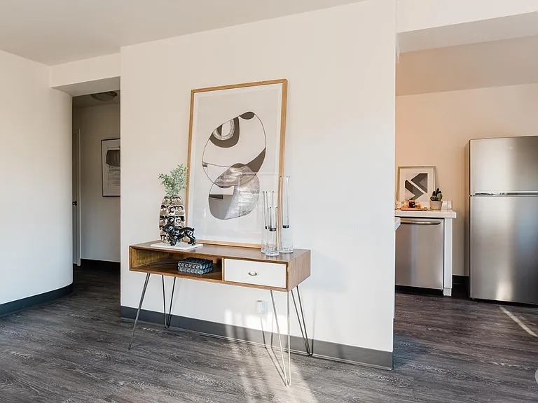 Portland Towers Apartments — Photo 33