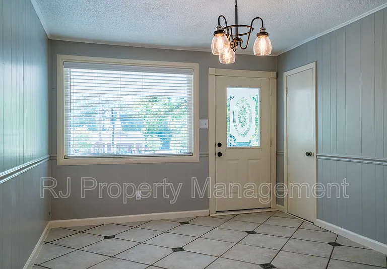 5998 Polk St — Photo 8
