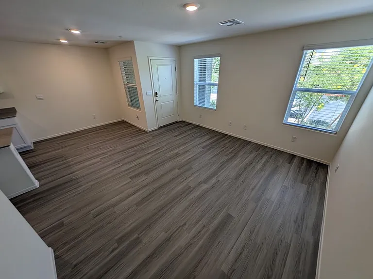 4820 Orchid Ridge Ave — Photo 4