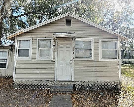 2nd image of 2405 W Lowry Ave