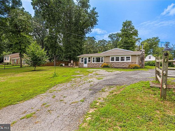 3rd image of 93 Meadow Trl