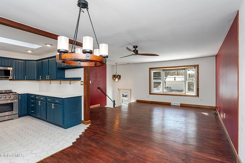 2nd image of 64 Hathorn Boulevard