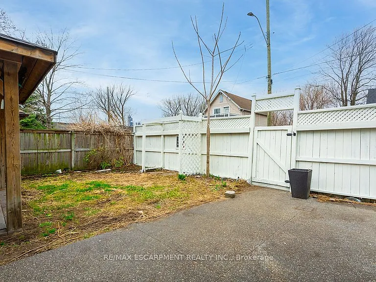 270 Beach Blvd — Photo 37