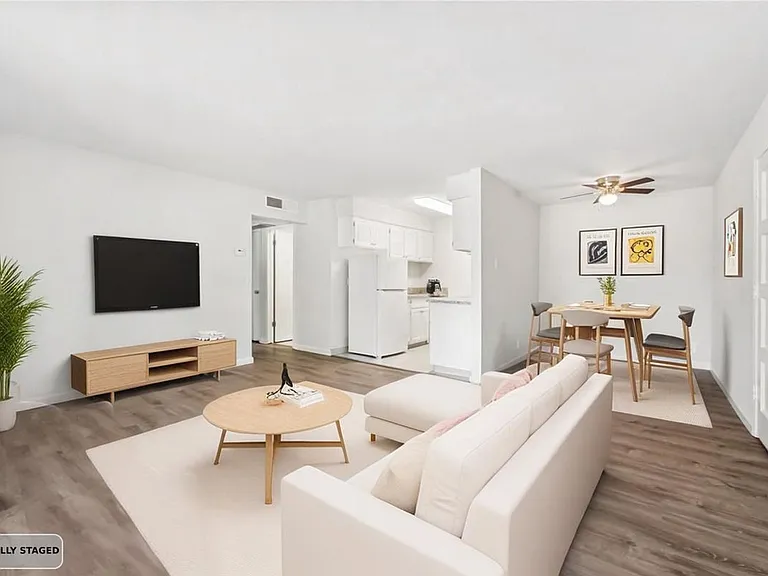 7051 Bowling Dr — Photo 2