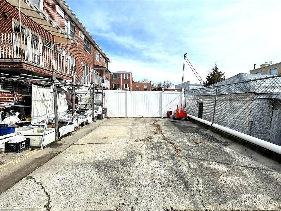 1st image of 161 Bay 43rd St APT 3