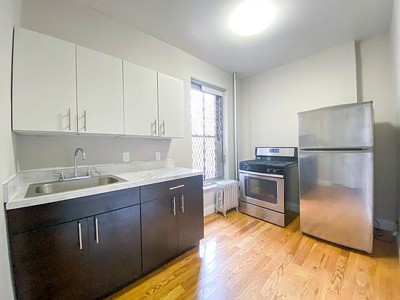 2nd image of 799 Putnam Ave APT 4D