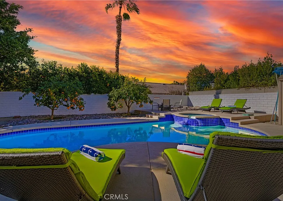 44185 Camino Lavanda