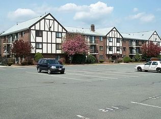 59 Highland Glen Dr APT 328, Randolph, MA 02368