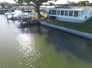 30116 Green Bay Dr, Tavares, FL 32778