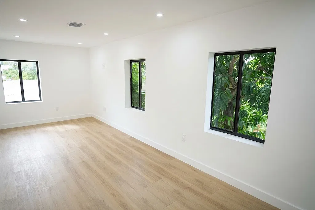 3 bed, $3,200 — Photo 3