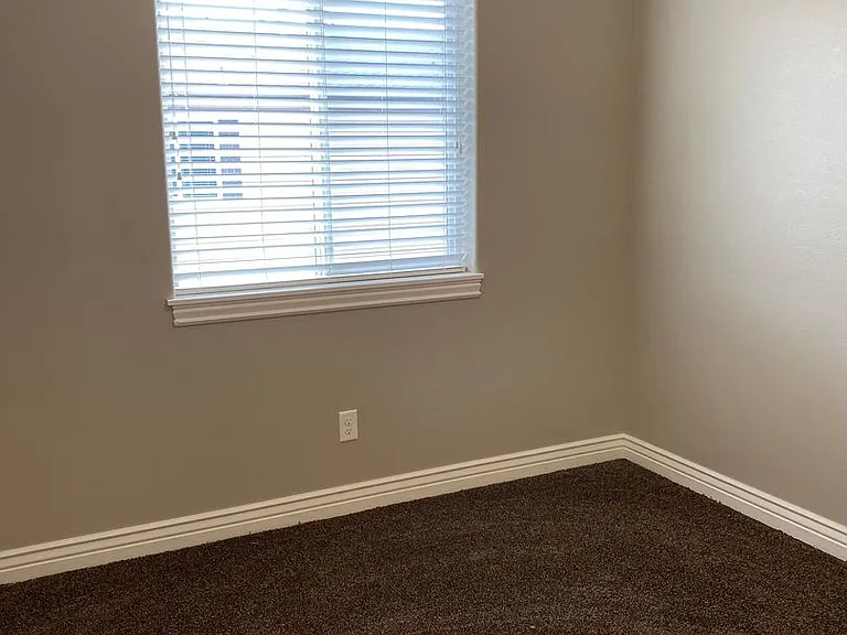 555 Countryside Ave — Photo 24