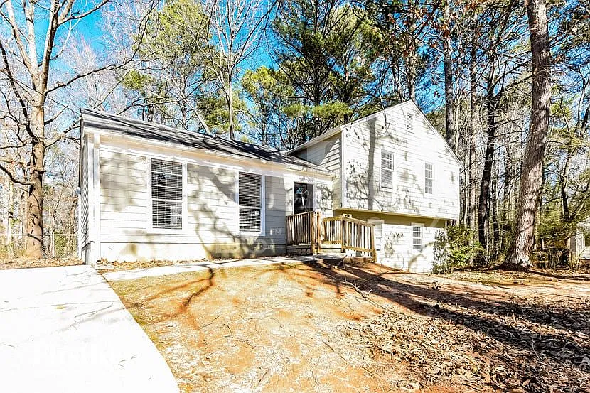 4 bed, 3.0 bath, 2164 sqft, $2,285 — Photo 2