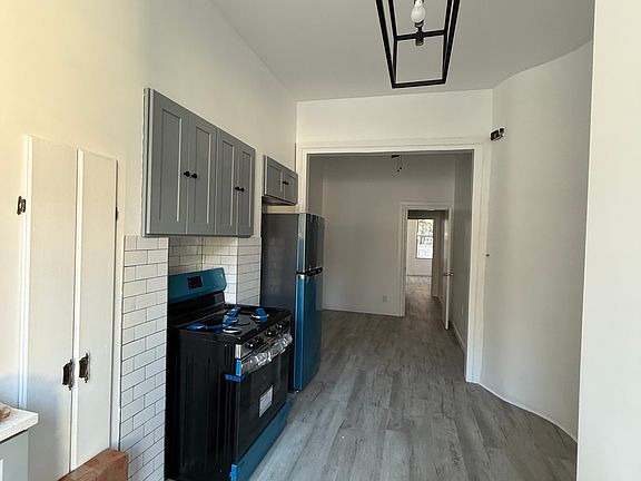 5th image of 205 N 5th St APT 1R