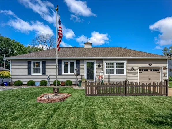 8900 Westbrooke Dr, Overland Park, KS 66212