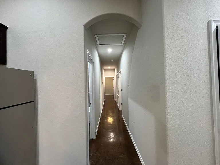1102 Renee Way — Photo 10