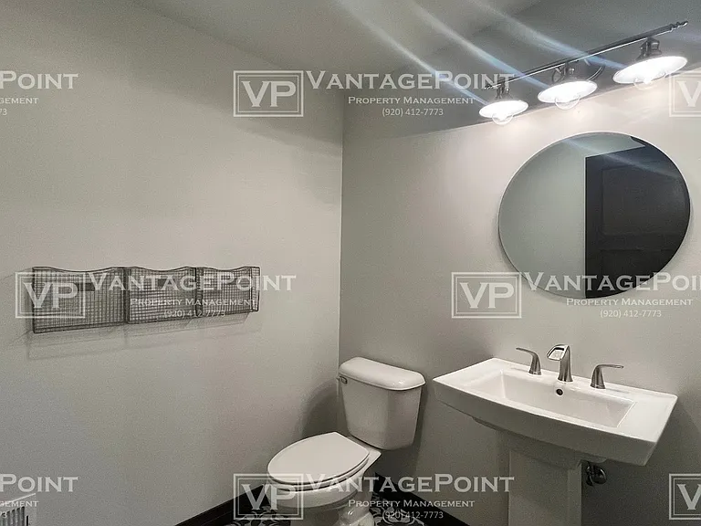 1/2 bath - basement