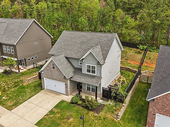 3rd image of 3250 Denver Ln