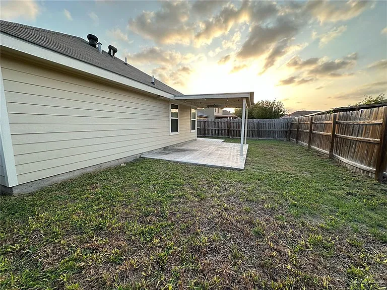 4608 Robin Ave — Photo 12