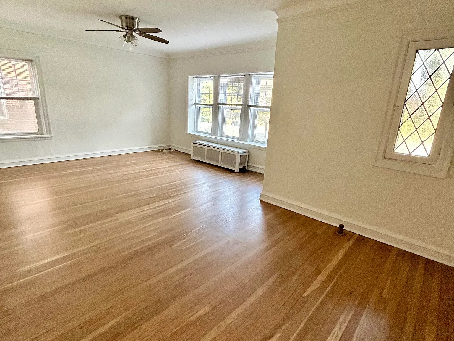 15119 Lake Ave — Photo 2