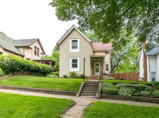 222 18th Pl, Clinton, IA 52732